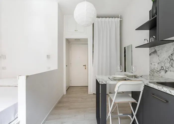 Bright Apt 600Mt From Viale Zara!